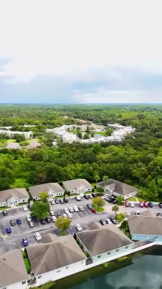 Vista aérea de una comunidad residencial en Tampa Bay.